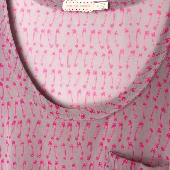 URBAN OUTFITTERS Lightweight Safety Pin Print Semi Sheer Casual Tank Top - Picture 3 of 6